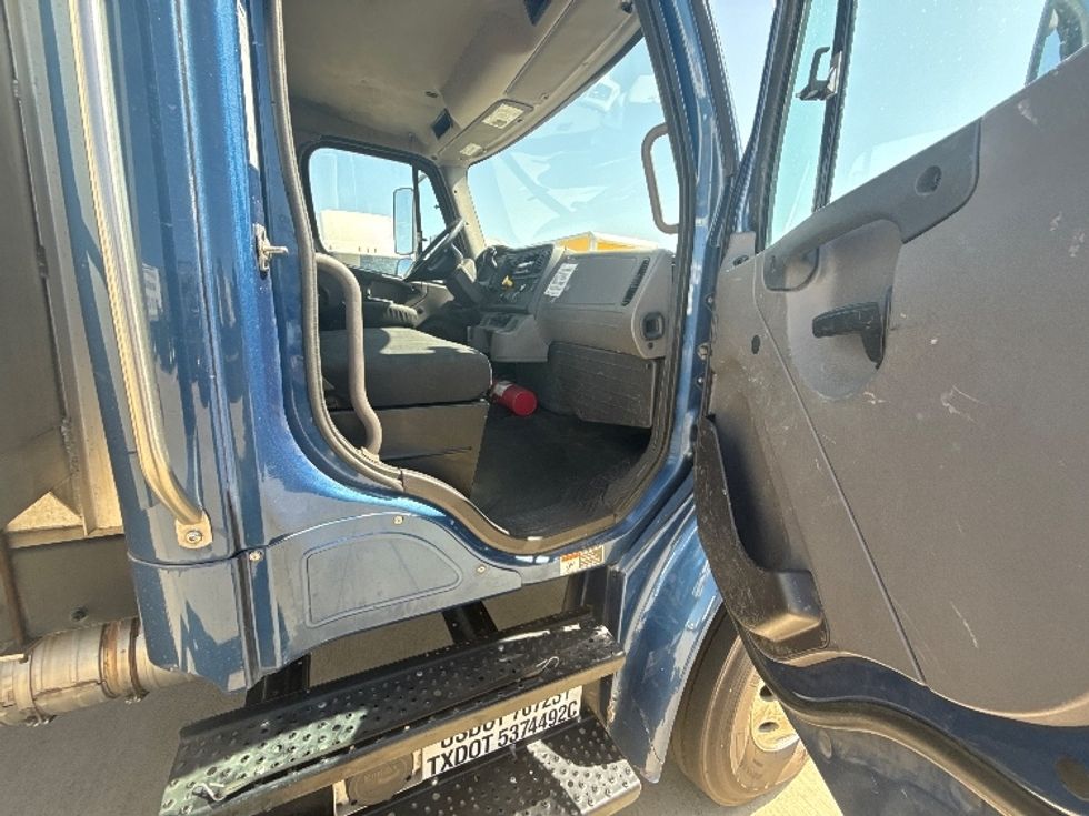 Flatbed Truck-Light and Medium Duty Trucks-Freightliner-2019-M2-Dallas-TX-264,479\n\t\tmiles-$ 36,750 - Image 15