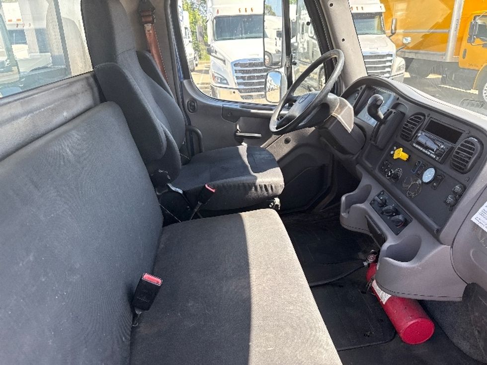 Flatbed Truck-Light and Medium Duty Trucks-Freightliner-2019-M2-Dallas-TX-264,479\n\t\tmiles-$ 36,750 - Image 17