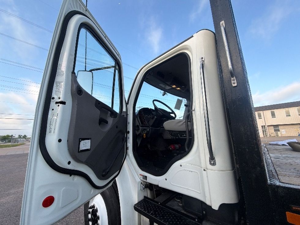 Flatbed Truck-Light and Medium Duty Trucks-Freightliner-2019-M2-Dallas-TX-325,404\n\t\tmiles-$ 34,250 - Image 10