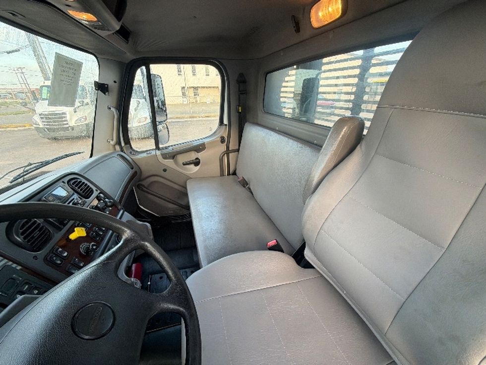 Flatbed Truck-Light and Medium Duty Trucks-Freightliner-2019-M2-Dallas-TX-325,404\n\t\tmiles-$ 34,250 - Image 13