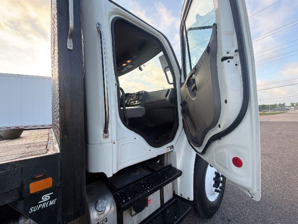 Flatbed Truck-Light and Medium Duty Trucks-Freightliner-2019-M2-Dallas-TX-325,404\n\t\tmiles-$ 34,250 - Image 14