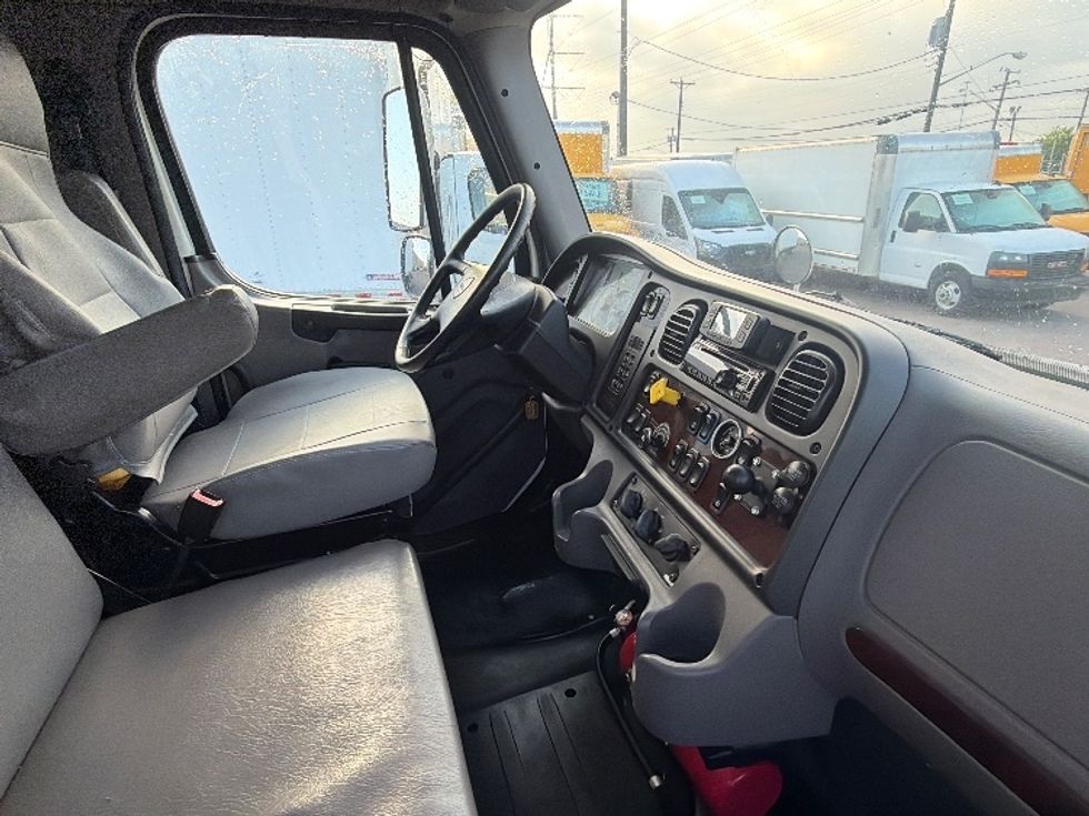 Flatbed Truck-Light and Medium Duty Trucks-Freightliner-2019-M2-Dallas-TX-325,404\n\t\tmiles-$ 34,250 - Image 16