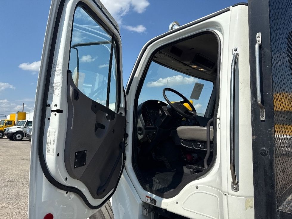 Flatbed Truck-Light and Medium Duty Trucks-Freightliner-2019-M2-Dallas-TX-359,173\n\t\tmiles-$ 34,000 - Image 12