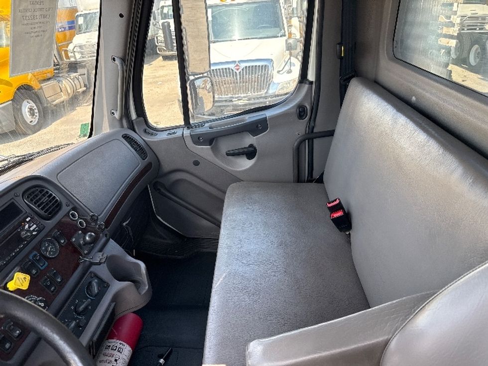 Flatbed Truck-Light and Medium Duty Trucks-Freightliner-2019-M2-Dallas-TX-359,173\n\t\tmiles-$ 34,000 - Image 15