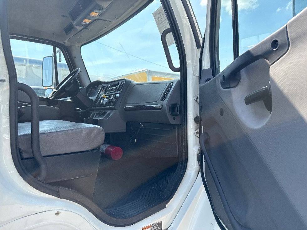 Flatbed Truck-Light and Medium Duty Trucks-Freightliner-2019-M2-Dallas-TX-359,173\n\t\tmiles-$ 34,000 - Image 16