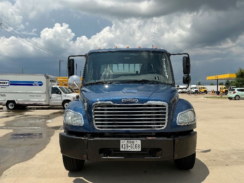 Flatbed Truck-Light and Medium Duty Trucks-Freightliner-2019-M2-Dallas-TX-474,764\n\t\tmiles-$ 22,250 - Image 2