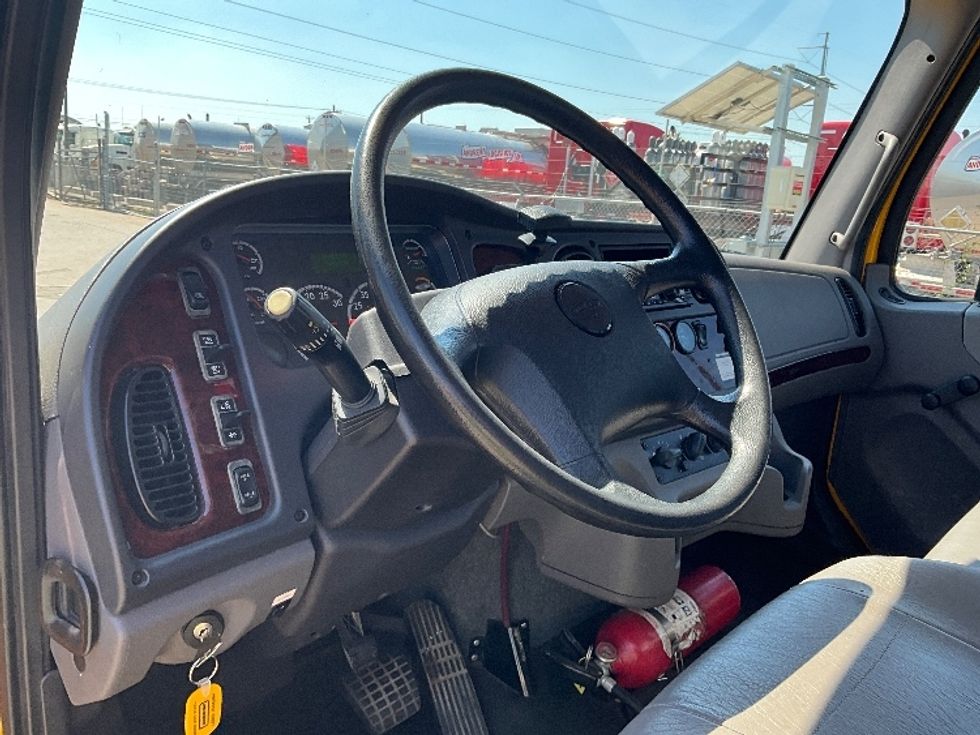 Flatbed Truck-Light and Medium Duty Trucks-Freightliner-2019-M2-Dallas-TX-88,641\n\t\tmiles-$ 53,500 - Image 17