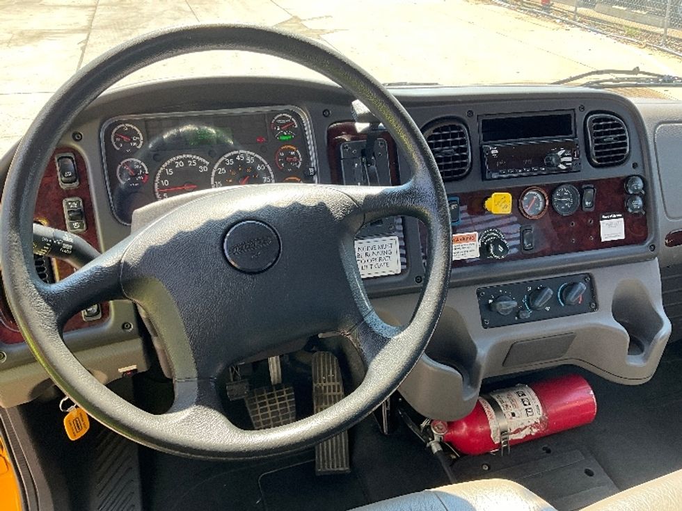 Flatbed Truck-Light and Medium Duty Trucks-Freightliner-2019-M2-Dallas-TX-88,641\n\t\tmiles-$ 53,500 - Image 18