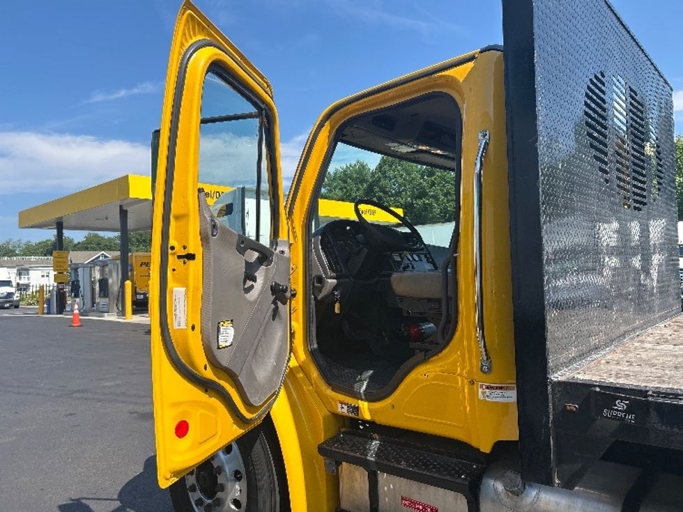 Flatbed Truck-Light and Medium Duty Trucks-Freightliner-2019-M2-Dayton-NJ-124,172\n\t\tmiles-$ 47,750 - Image 13