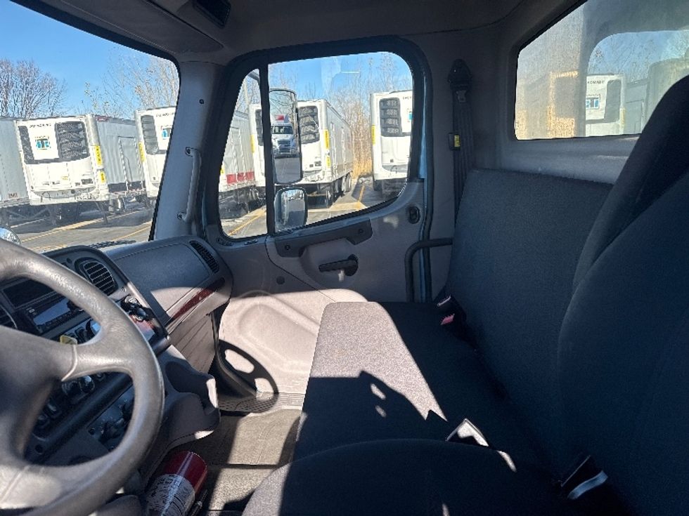 Flatbed Truck-Light and Medium Duty Trucks-Freightliner-2019-M2-East Chicago-IN-147,291\n\t\tmiles-$ 48,500 - Image 18