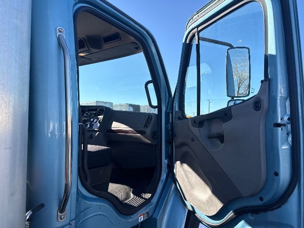 Flatbed Truck-Light and Medium Duty Trucks-Freightliner-2019-M2-East Chicago-IN-147,291\n\t\tmiles-$ 48,500 - Image 19