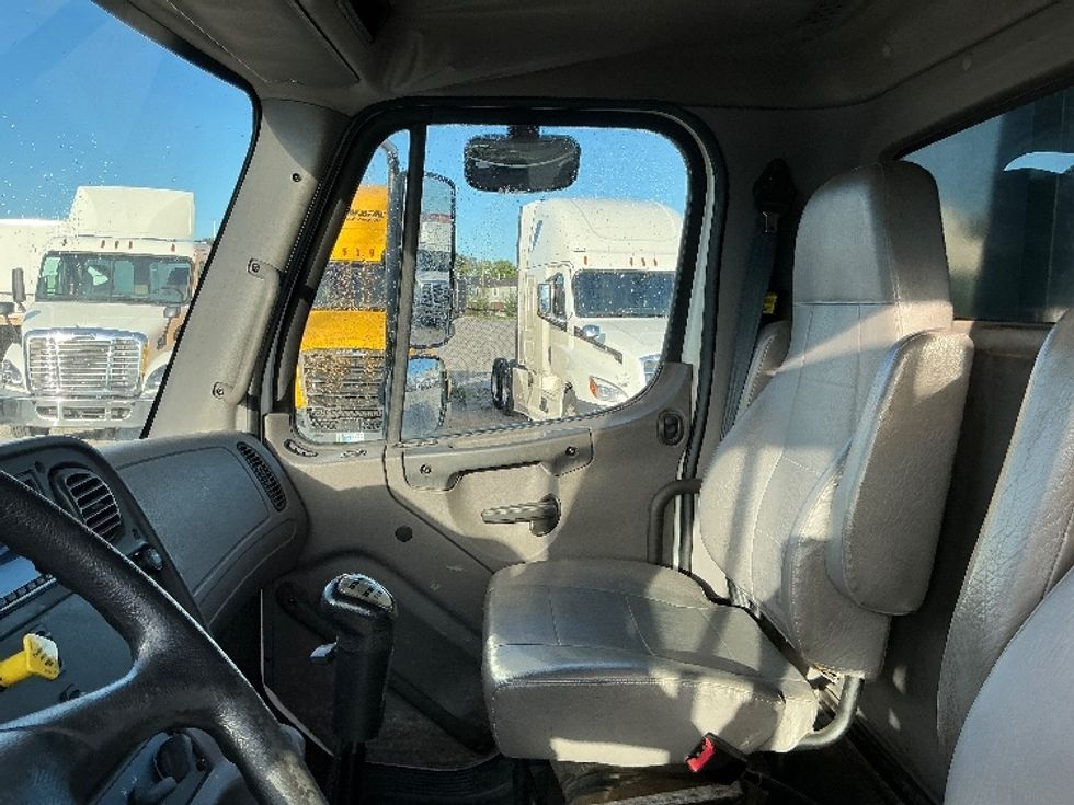 Flatbed Truck-Light and Medium Duty Trucks-Freightliner-2019-M2-East Chicago-IN-196,920\n\t\tmiles-$ 54,000 - Image 14