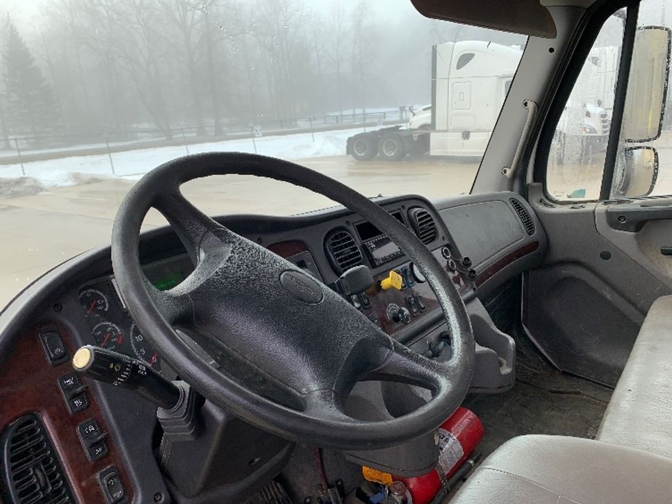 Flatbed Truck-Light and Medium Duty Trucks-Freightliner-2019-M2-East Liberty-OH-241,113\n\t\tmiles-$ 31,500 - Image 16