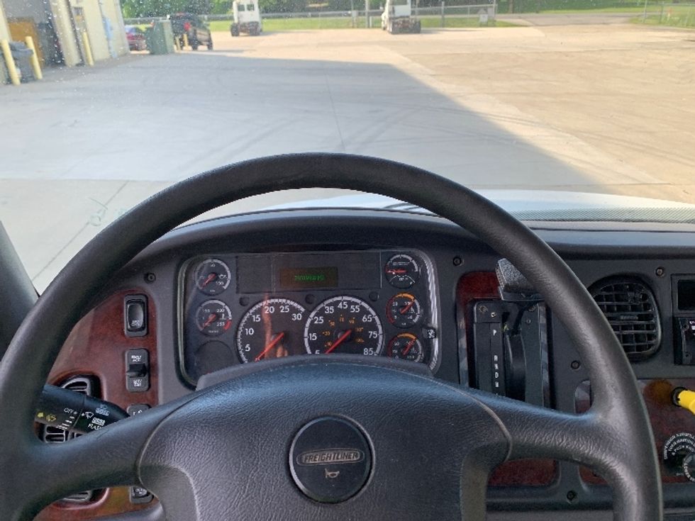 Flatbed Truck-Light and Medium Duty Trucks-Freightliner-2019-M2-East Liberty-OH-260,199\n\t\tmiles-$ 27,750 - Image 18