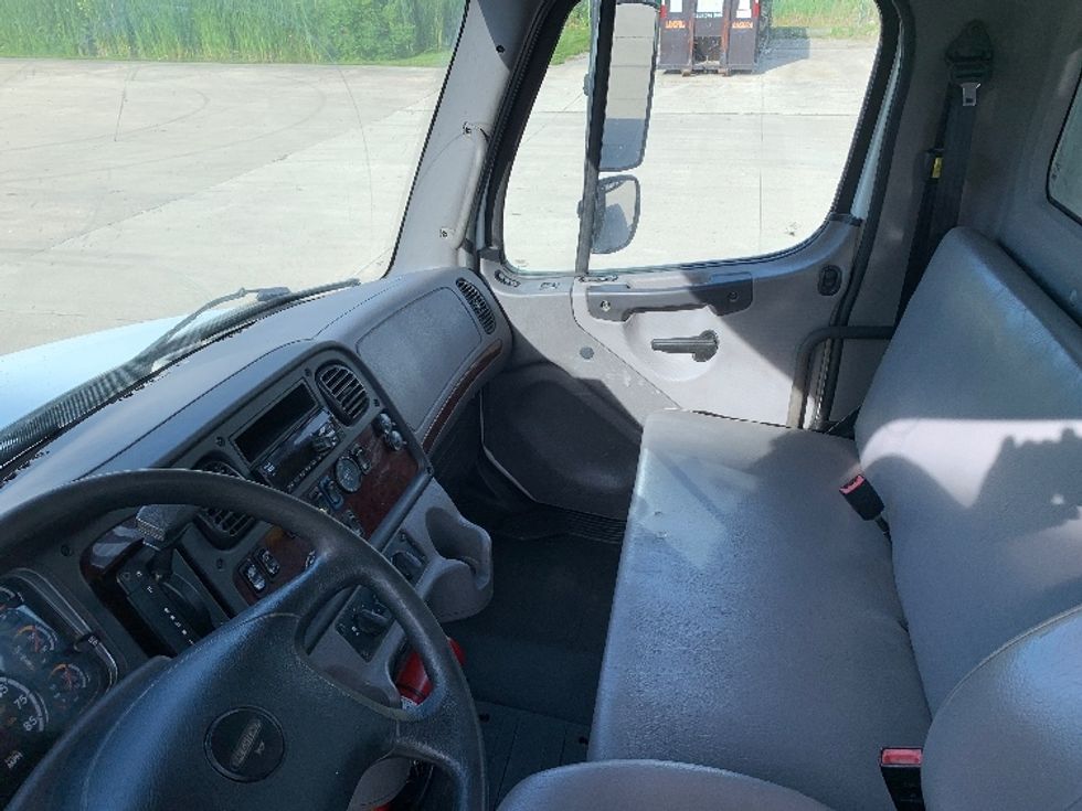Flatbed Truck-Light and Medium Duty Trucks-Freightliner-2019-M2-East Liberty-OH-260,199\n\t\tmiles-$ 27,750 - Image 19