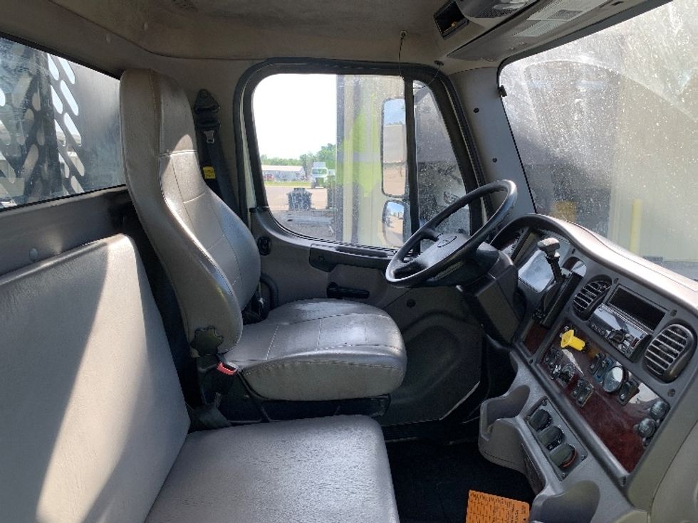 Flatbed Truck-Light and Medium Duty Trucks-Freightliner-2019-M2-East Liberty-OH-260,199\n\t\tmiles-$ 27,750 - Image 22