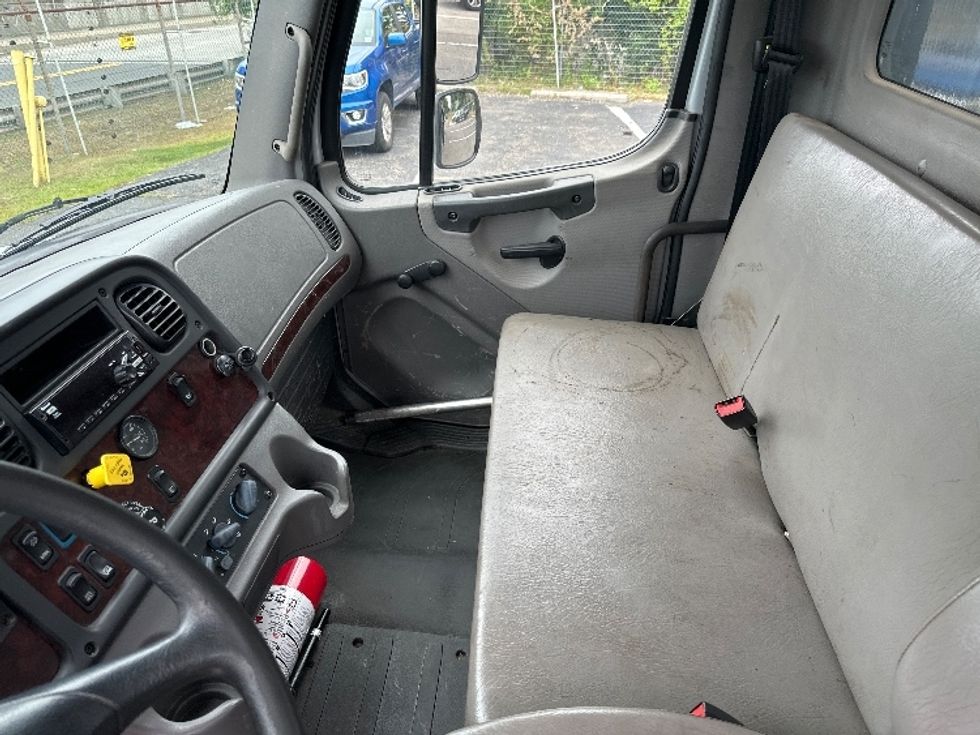 Flatbed Truck-Light and Medium Duty Trucks-Freightliner-2019-M2-Edison-NJ-185,849\n\t\tmiles-$ 44,750 - Image 19