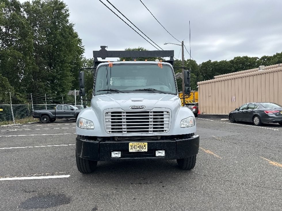 2019 Freightliner M2 106 Medium Duty photo 2