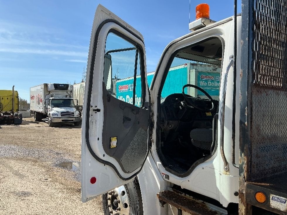 Flatbed Truck-Light and Medium Duty Trucks-Freightliner-2019-M2-Edmonton-AB-163,082\n\t\tkm-$ 69,250 - Image 12