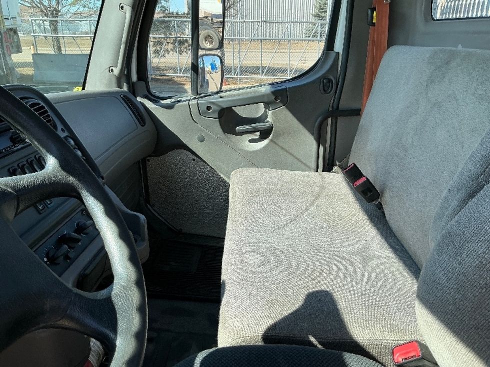 Flatbed Truck-Light and Medium Duty Trucks-Freightliner-2019-M2-Edmonton-AB-163,082\n\t\tkm-$ 69,250 - Image 15