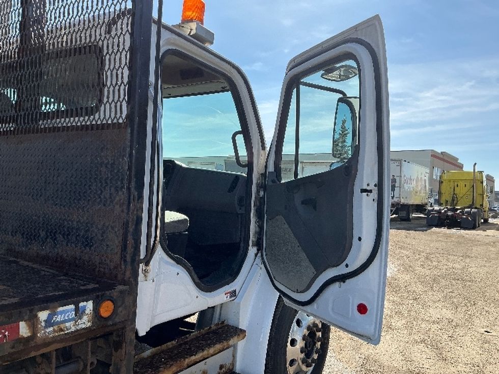 Flatbed Truck-Light and Medium Duty Trucks-Freightliner-2019-M2-Edmonton-AB-163,082\n\t\tkm-$ 69,250 - Image 16