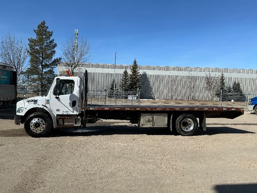 Flatbed Truck-Light and Medium Duty Trucks-Freightliner-2019-M2-Edmonton-AB-163,082\n\t\tkm-$ 69,250 - Image 4