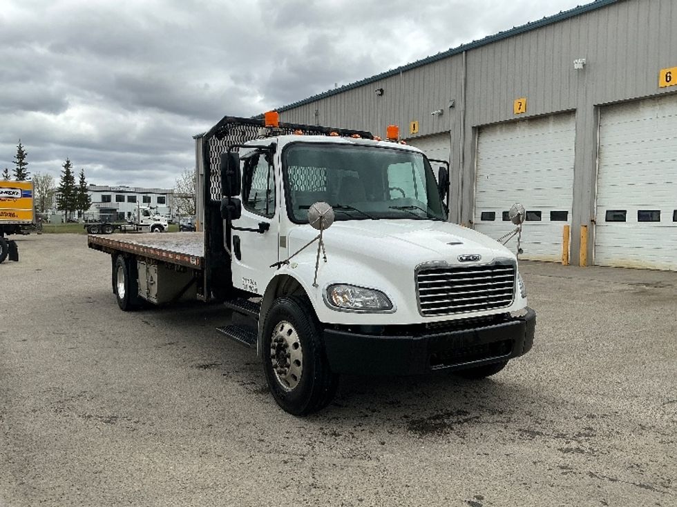 Flatbed Truck-Light and Medium Duty Trucks-Freightliner-2019-M2-Edmonton-AB-195,769\n\t\tkm-$ 60,000 - Image 1