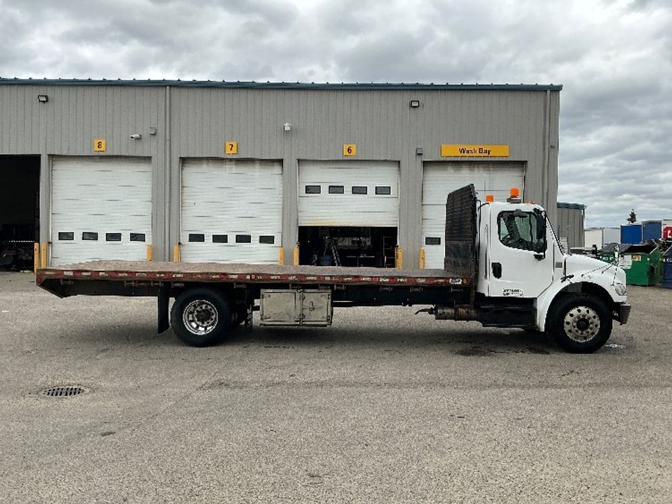 Flatbed Truck-Light and Medium Duty Trucks-Freightliner-2019-M2-Edmonton-AB-195,769\n\t\tkm-$ 60,000 - Image 11