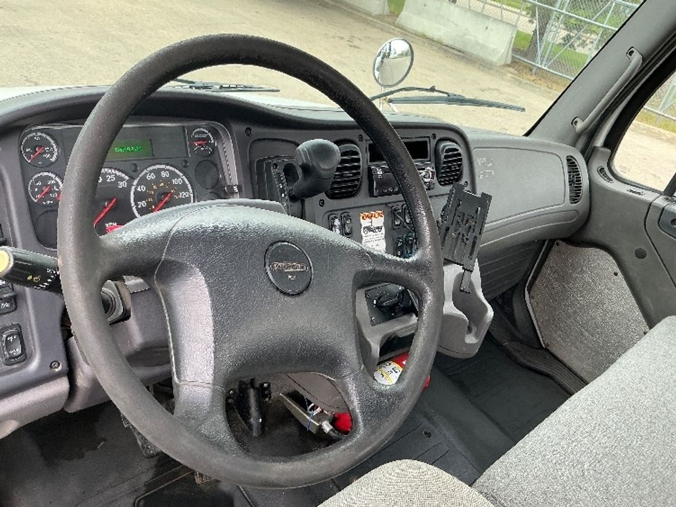 Flatbed Truck-Light and Medium Duty Trucks-Freightliner-2019-M2-Edmonton-AB-195,769\n\t\tkm-$ 60,000 - Image 13