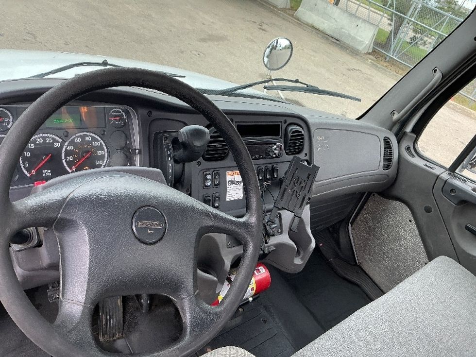 Flatbed Truck-Light and Medium Duty Trucks-Freightliner-2019-M2-Edmonton-AB-195,769\n\t\tkm-$ 60,000 - Image 14