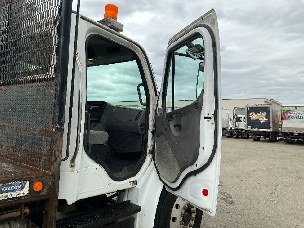 Flatbed Truck-Light and Medium Duty Trucks-Freightliner-2019-M2-Edmonton-AB-195,769\n\t\tkm-$ 60,000 - Image 16