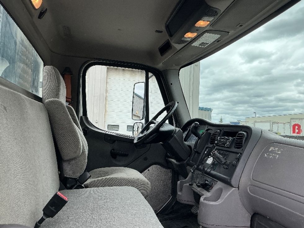 Flatbed Truck-Light and Medium Duty Trucks-Freightliner-2019-M2-Edmonton-AB-195,769\n\t\tkm-$ 60,000 - Image 18