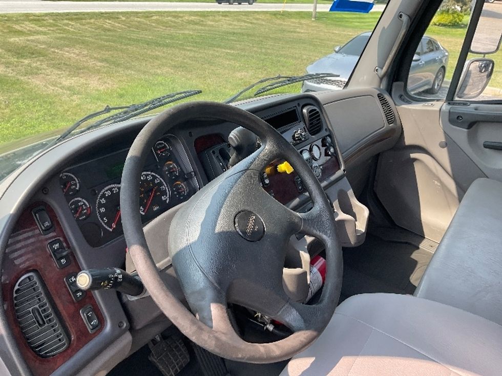 Flatbed Truck-Light and Medium Duty Trucks-Freightliner-2019-M2-Elkhart-IN-224,806\n\t\tmiles-$ 42,250 - Image 13