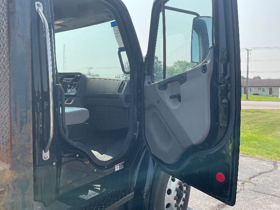 Flatbed Truck-Light and Medium Duty Trucks-Freightliner-2019-M2-Elkhart-IN-224,806\n\t\tmiles-$ 42,250 - Image 16