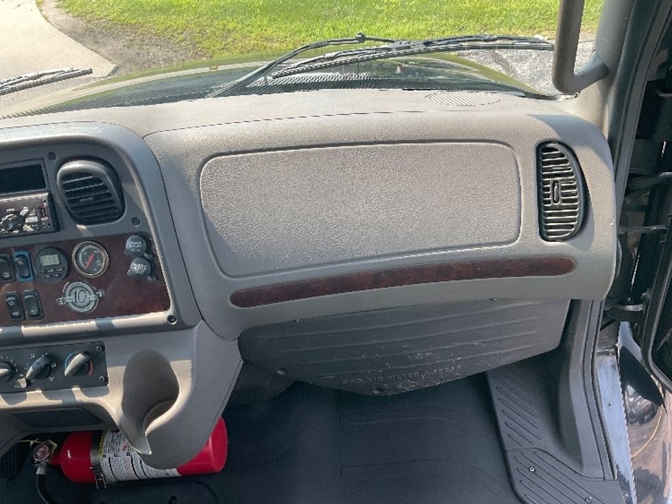 Flatbed Truck-Light and Medium Duty Trucks-Freightliner-2019-M2-Elkhart-IN-224,806\n\t\tmiles-$ 42,250 - Image 17