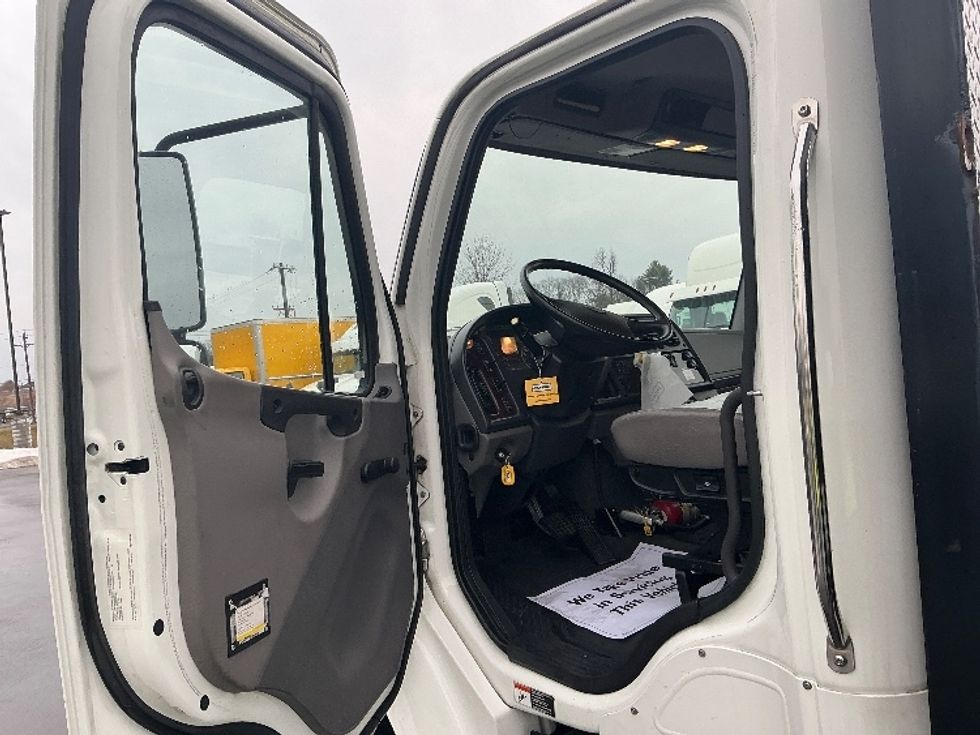 Flatbed Truck-Light and Medium Duty Trucks-Freightliner-2019-M2-Erlanger-KY-42,316\n\t\tmiles-$ 60,250 - Image 12