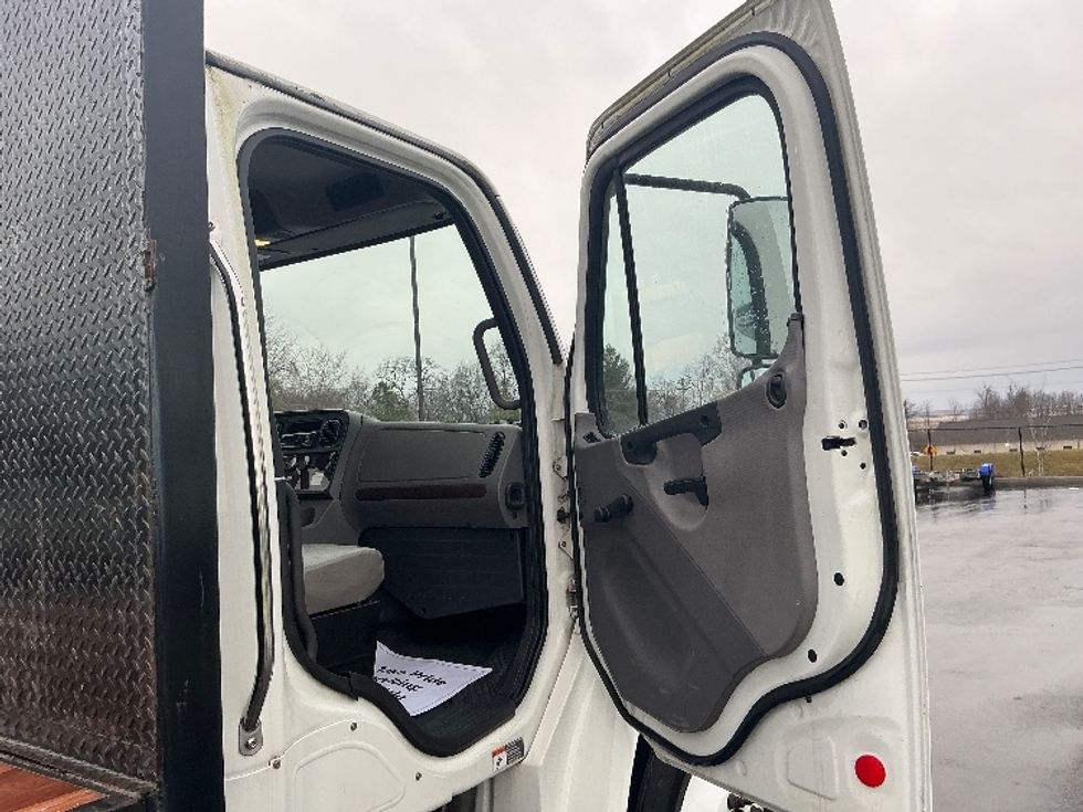 Flatbed Truck-Light and Medium Duty Trucks-Freightliner-2019-M2-Erlanger-KY-42,316\n\t\tmiles-$ 60,250 - Image 17