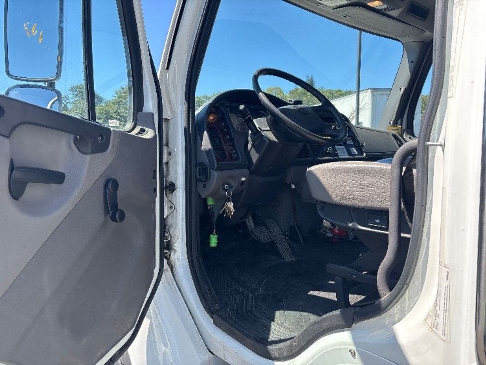 Flatbed Truck-Light and Medium Duty Trucks-Freightliner-2019-M2-Everett-WA-54,641\n\t\tmiles-$ 64,250 - Image 16