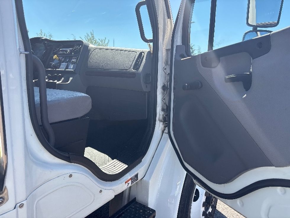 Flatbed Truck-Light and Medium Duty Trucks-Freightliner-2019-M2-Everett-WA-54,641\n\t\tmiles-$ 64,250 - Image 20