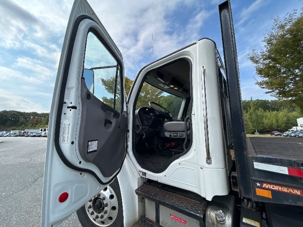 Flatbed Truck-Light and Medium Duty Trucks-Freightliner-2019-M2-Fitchburg-MA-70,876\n\t\tmiles-$ 44,500 - Image 16
