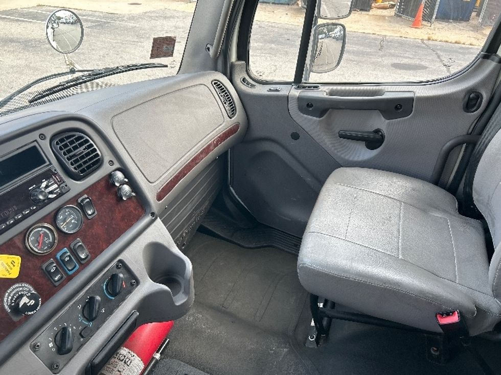 Flatbed Truck-Light and Medium Duty Trucks-Freightliner-2019-M2-Fitchburg-MA-70,876\n\t\tmiles-$ 44,500 - Image 19