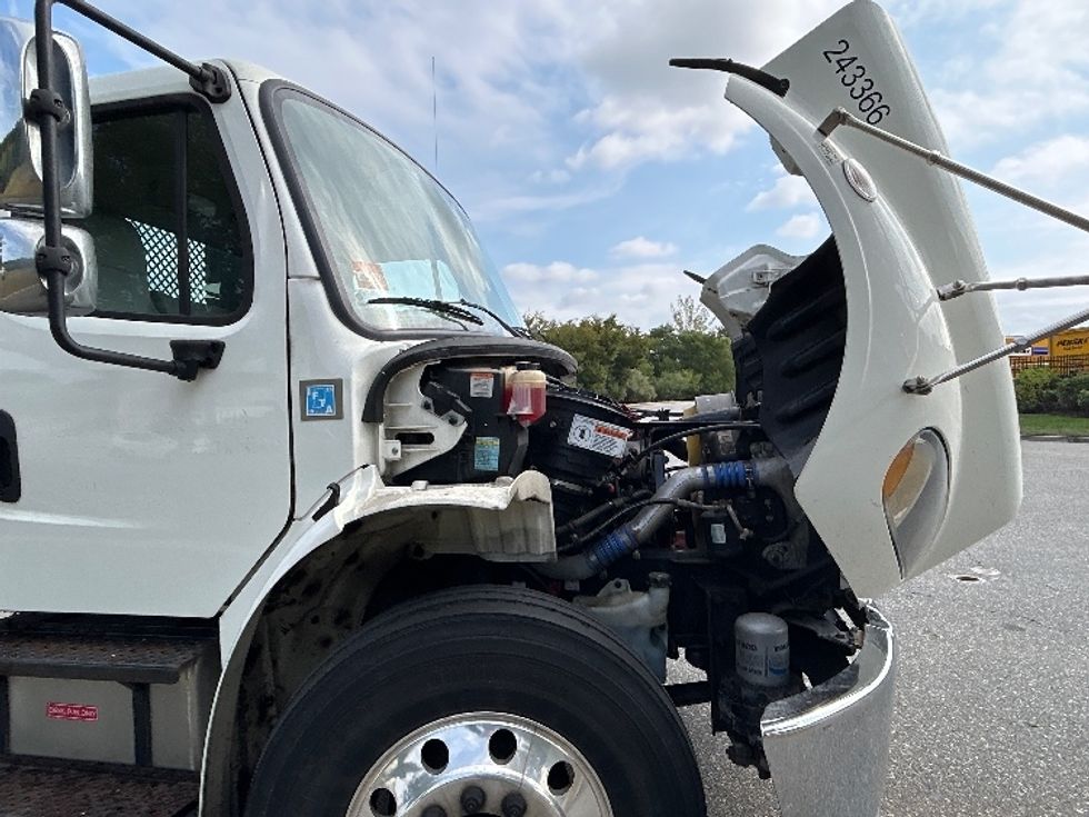 Flatbed Truck-Light and Medium Duty Trucks-Freightliner-2019-M2-Fitchburg-MA-70,876\n\t\tmiles-$ 44,500 - Image 23