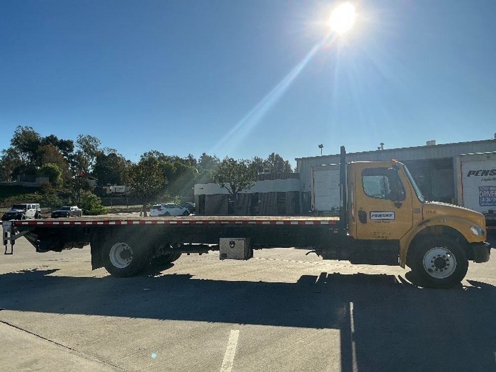 Flatbed Truck-Light and Medium Duty Trucks-Freightliner-2019-M2-Fontana-CA-108,381\n\t\tmiles-$ 53,000 - Image 15