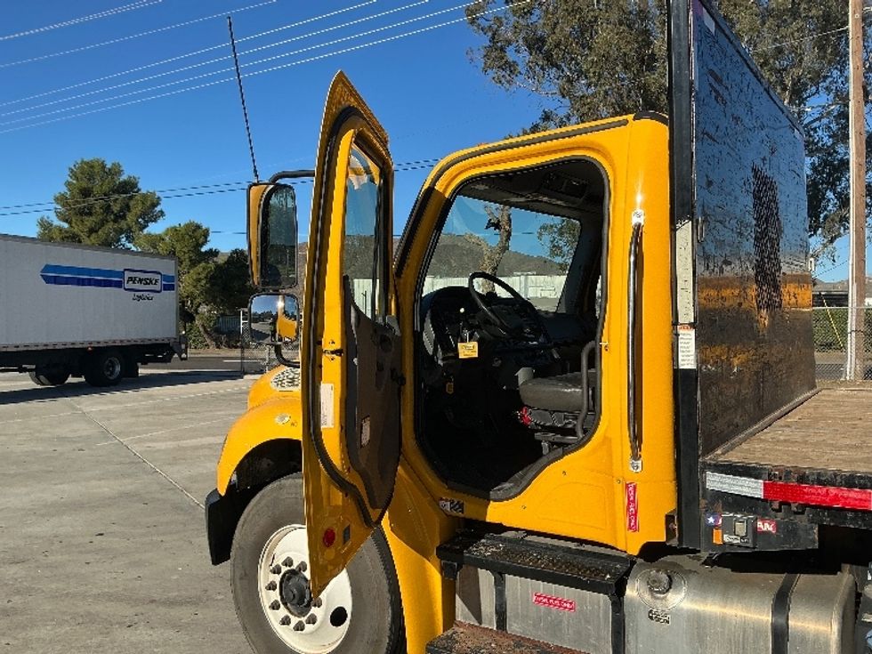 Flatbed Truck-Light and Medium Duty Trucks-Freightliner-2019-M2-Fontana-CA-108,381\n\t\tmiles-$ 53,000 - Image 16