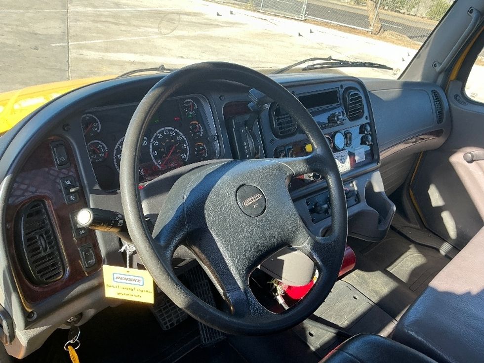 Flatbed Truck-Light and Medium Duty Trucks-Freightliner-2019-M2-Fontana-CA-108,381\n\t\tmiles-$ 53,000 - Image 17