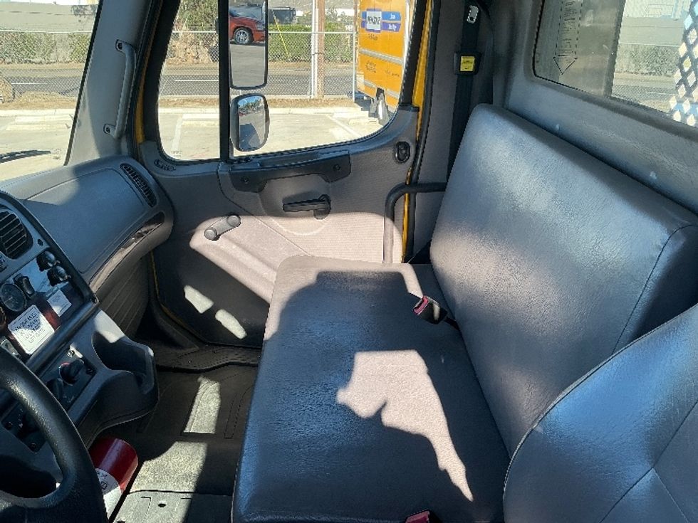 Flatbed Truck-Light and Medium Duty Trucks-Freightliner-2019-M2-Fontana-CA-108,381\n\t\tmiles-$ 53,000 - Image 19