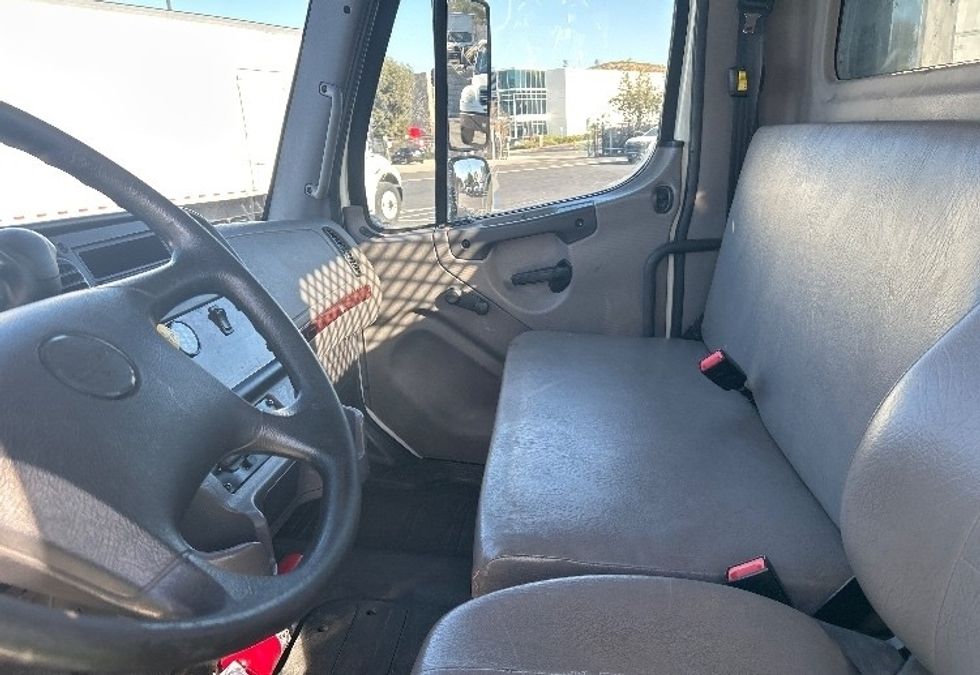 Flatbed Truck-Light and Medium Duty Trucks-Freightliner-2019-M2-Fontana-CA-111,131\n\t\tmiles-$ 55,000 - Image 18