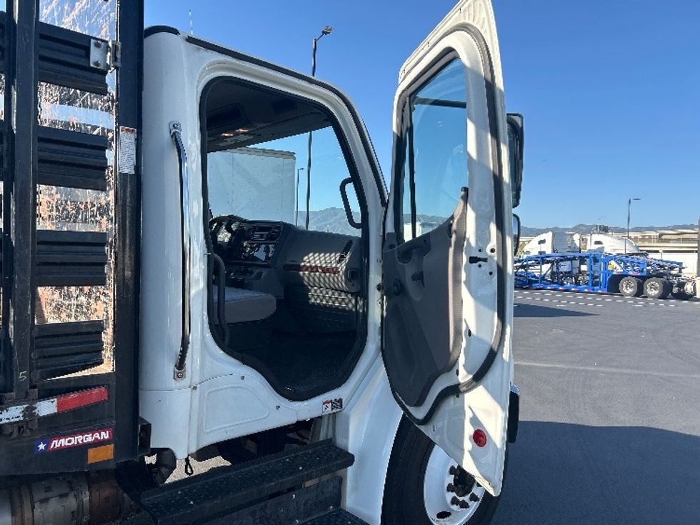 Flatbed Truck-Light and Medium Duty Trucks-Freightliner-2019-M2-Fontana-CA-111,131\n\t\tmiles-$ 55,000 - Image 19