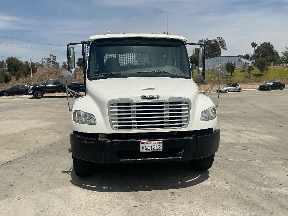 Flatbed Truck-Light and Medium Duty Trucks-Freightliner-2019-M2-Fontana-CA-115,986\n\t\tmiles-$ 47,500 - Image 2
