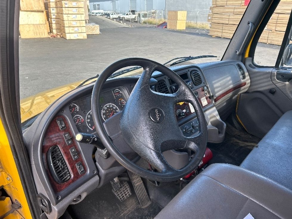 Flatbed Truck-Light and Medium Duty Trucks-Freightliner-2019-M2-Fontana-CA-117,600\n\t\tmiles-$ 53,250 - Image 15